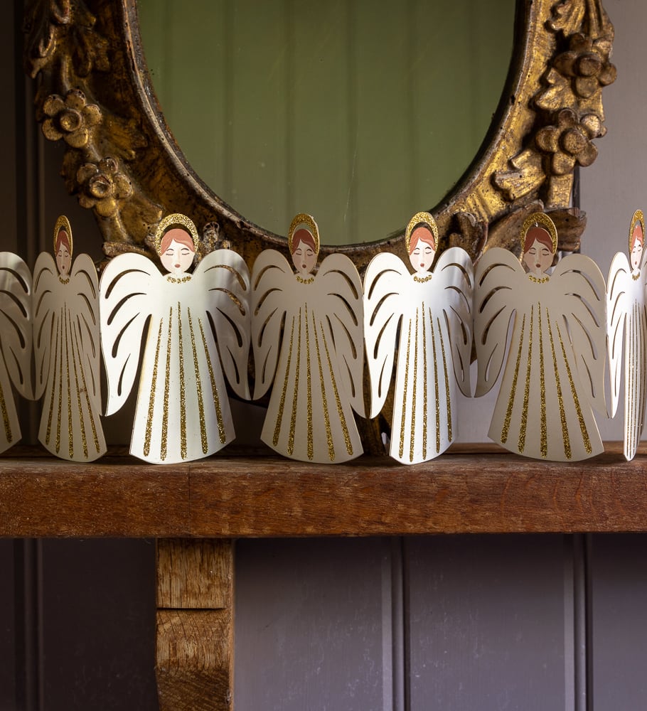 A Host of Angels Table Garland