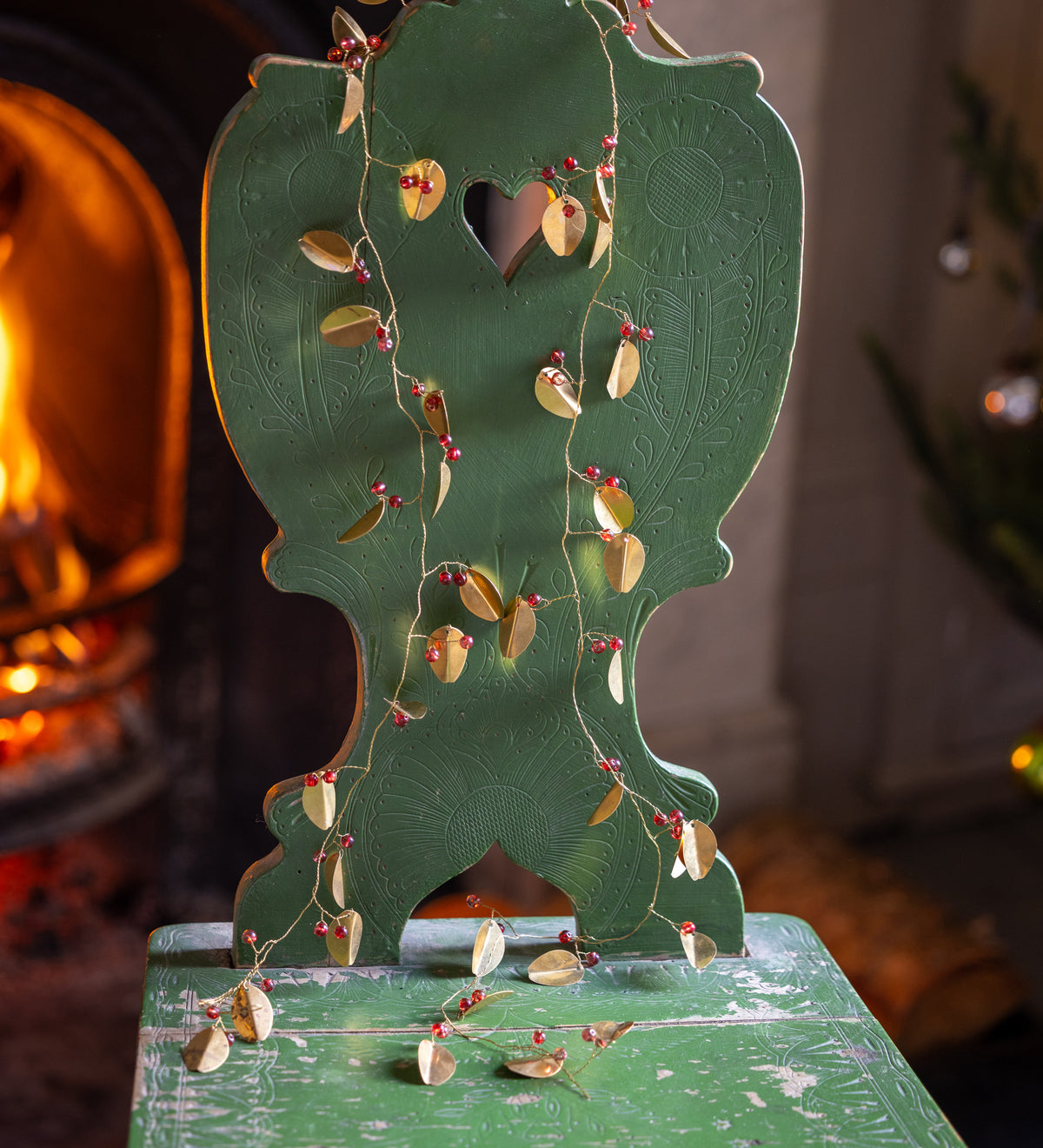 Delicate Leaves and Berries Garland