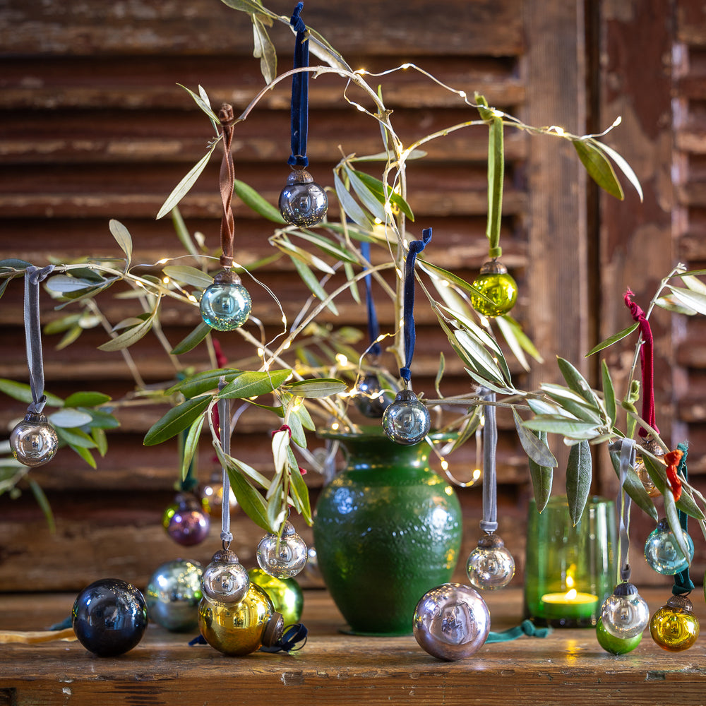 Feels Like The Old Days, Silver Lustre Bells