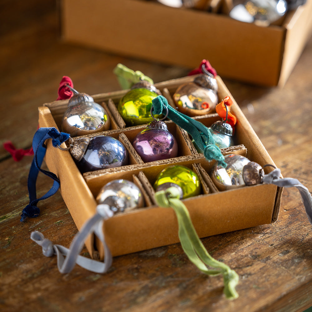 Feels Like The Old Days, Silver Lustre Bells