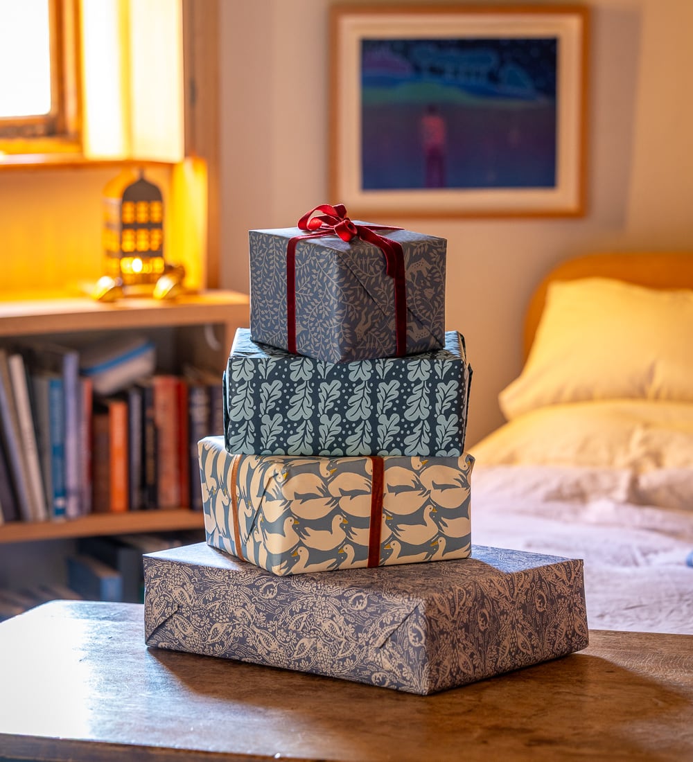 Hares, Birds & Oak Moorland Wrapping Paper Set