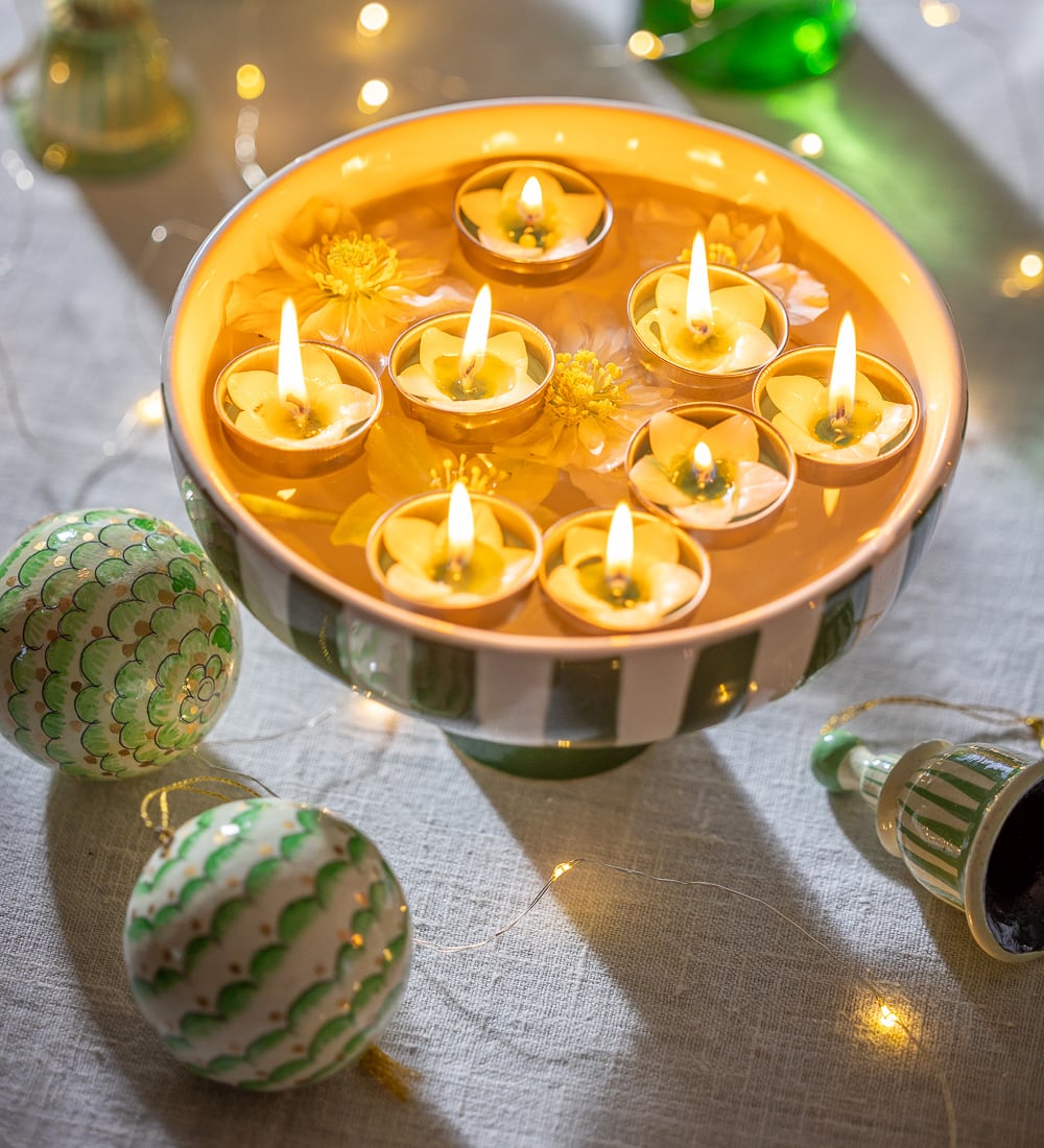 Winter White Campanula Flower Tealights