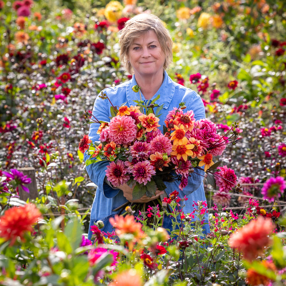 The Kaleidoscope Garden – Planting for Colour and Flowers Through Every Season with Sarah Raven at Perch Hill