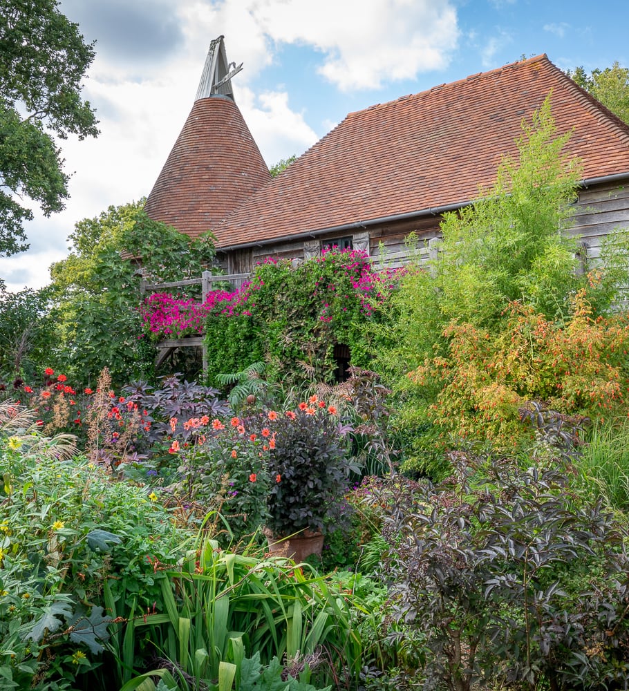 The Kaleidoscope Garden – Planting for Colour and Flowers Through Every Season with Sarah Raven at Perch Hill