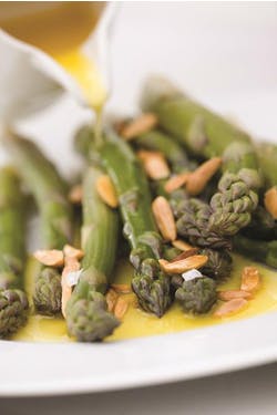 Asparagus with almonds
