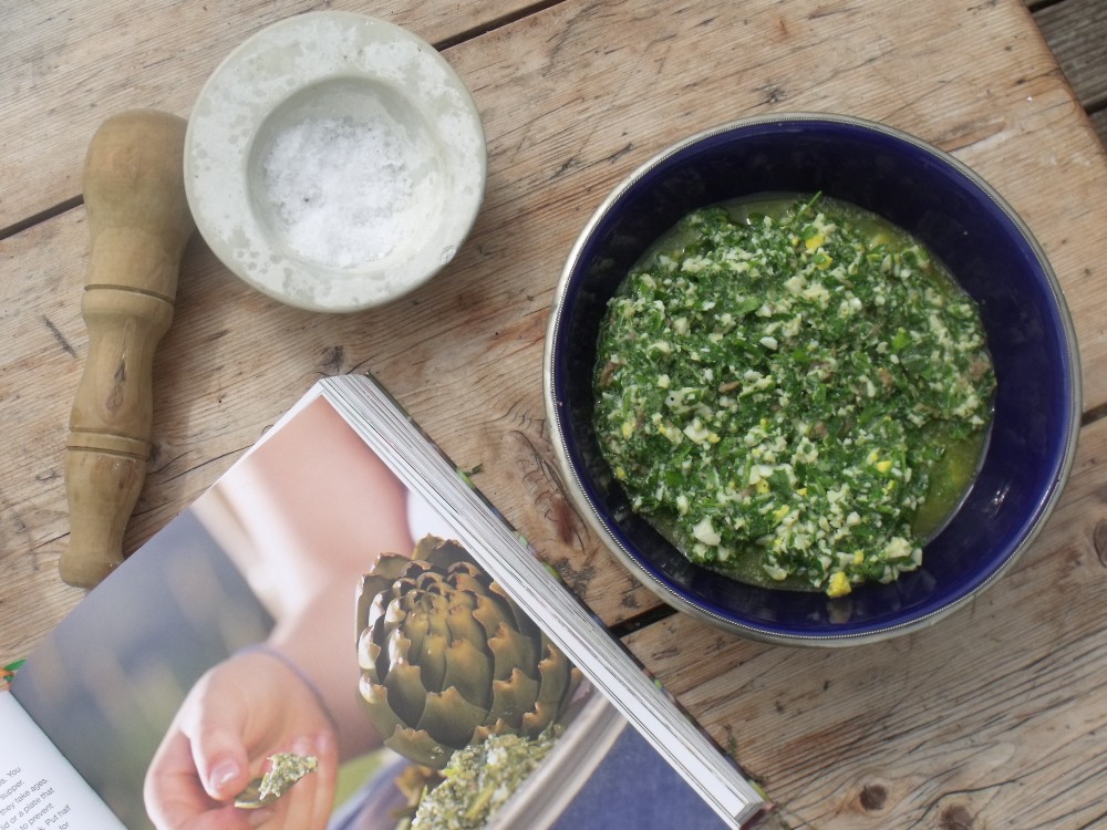 Globe artichokes with Angelica's sauce