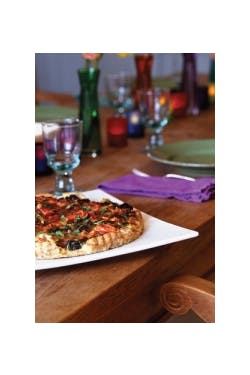 Tomato tart with thyme and red onions